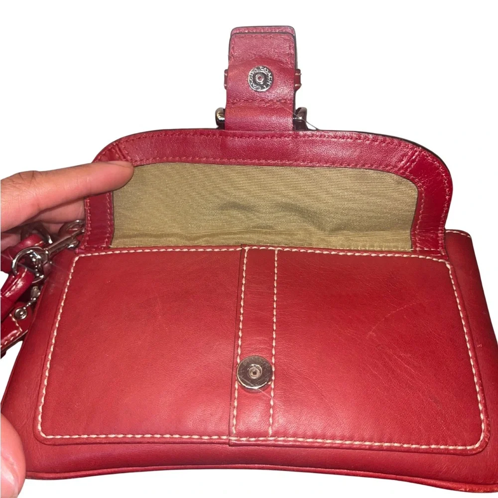 Coach SoHo Red Leather Wristlet/Clutch - Picture 9 of 13